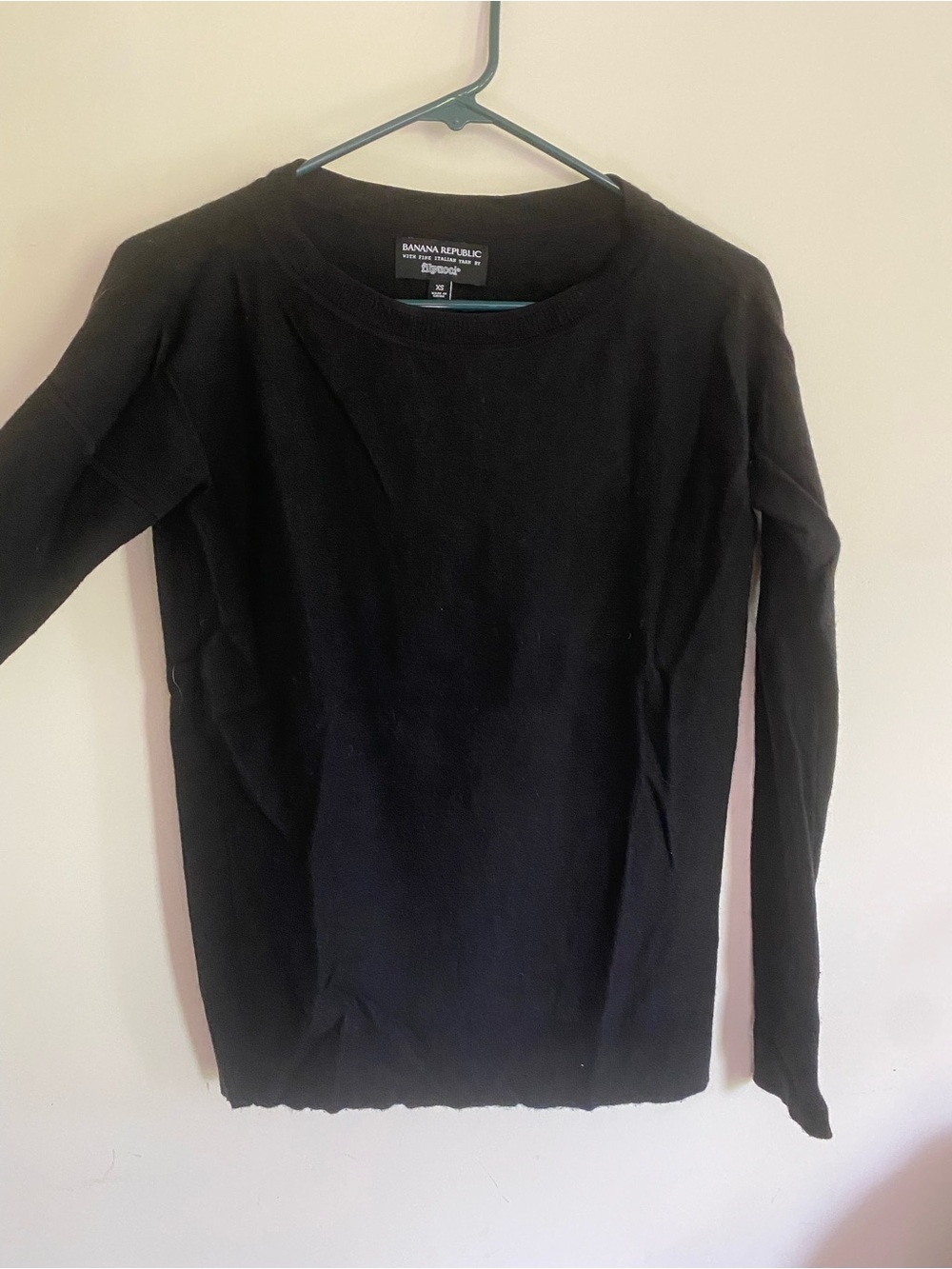 Banana Republic Black Crewneck Lightweight Sweater Italian yarn